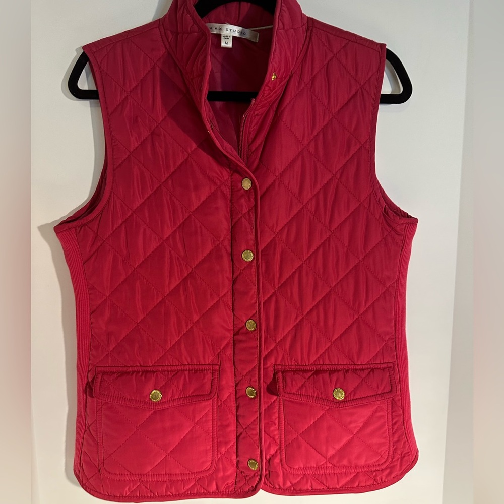 Max Studio Red Quilted Vest zipper & snap front closure SZ M front pockets